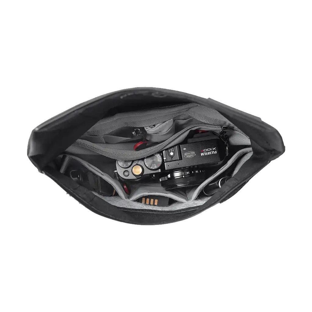 Peak Design Field Pouch v2 (Black, PFAS-Free)